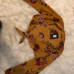 Fashion nova tied crop top